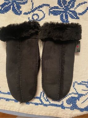 Crown Black Shearling Women's Mittens